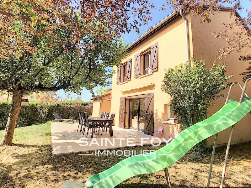 2019810 image1 - Sainte Foy Immobilier - Ce sont des agences immobilières dans l'Ouest Lyonnais spécialisées dans la location de maison ou d'appartement et la vente de propriété de prestige.