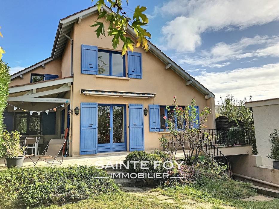 2019765 image1 - Sainte Foy Immobilier - Ce sont des agences immobilières dans l'Ouest Lyonnais spécialisées dans la location de maison ou d'appartement et la vente de propriété de prestige.