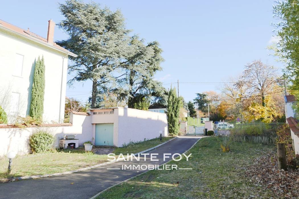 14160 image1 - Sainte Foy Immobilier - Ce sont des agences immobilières dans l'Ouest Lyonnais spécialisées dans la location de maison ou d'appartement et la vente de propriété de prestige.