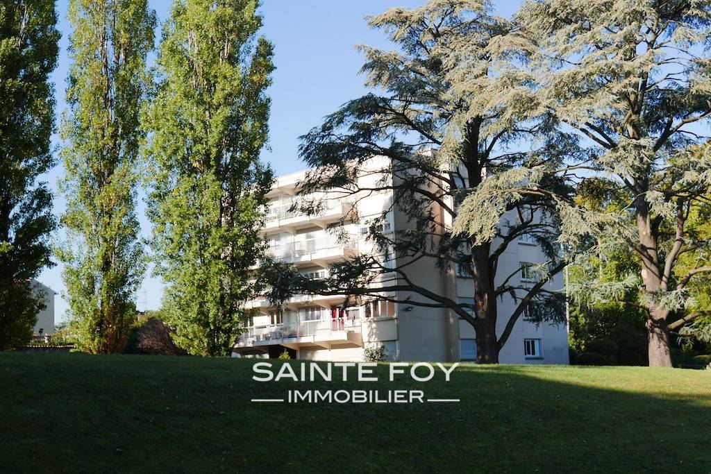 17168 image1 - Sainte Foy Immobilier - Ce sont des agences immobilières dans l'Ouest Lyonnais spécialisées dans la location de maison ou d'appartement et la vente de propriété de prestige.