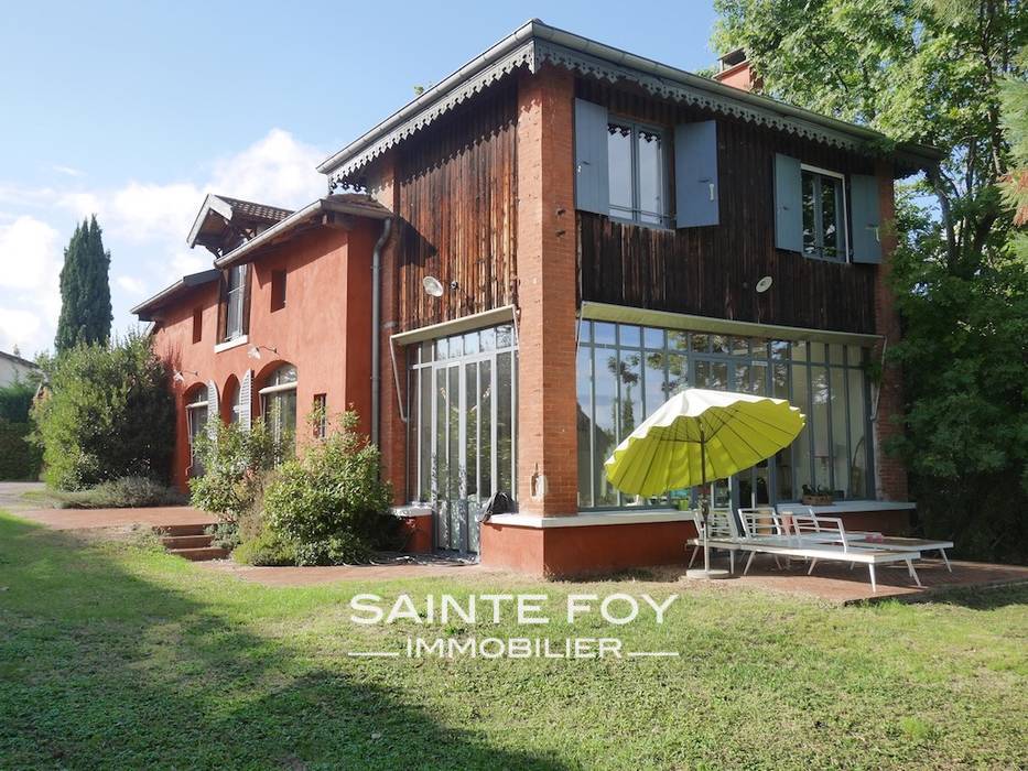 2019814 image1 - Sainte Foy Immobilier - Ce sont des agences immobilières dans l'Ouest Lyonnais spécialisées dans la location de maison ou d'appartement et la vente de propriété de prestige.