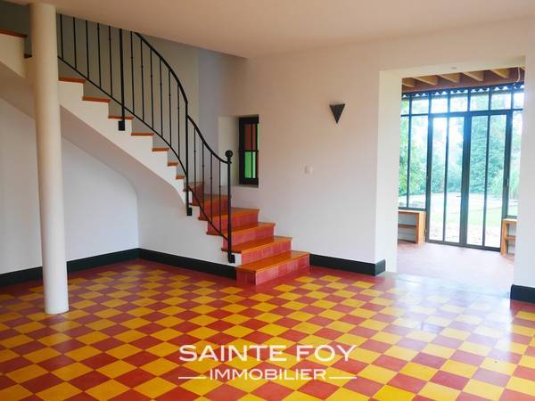 2019814 image4 - Sainte Foy Immobilier - Ce sont des agences immobilières dans l'Ouest Lyonnais spécialisées dans la location de maison ou d'appartement et la vente de propriété de prestige.