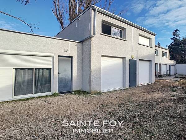2019959 image3 - Sainte Foy Immobilier - Ce sont des agences immobilières dans l'Ouest Lyonnais spécialisées dans la location de maison ou d'appartement et la vente de propriété de prestige.
