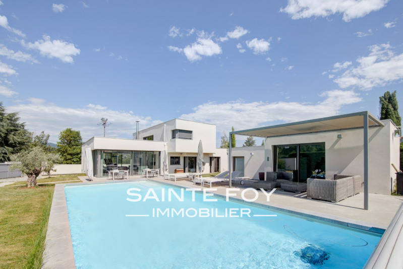 2019951 image1 - Sainte Foy Immobilier - Ce sont des agences immobilières dans l'Ouest Lyonnais spécialisées dans la location de maison ou d'appartement et la vente de propriété de prestige.