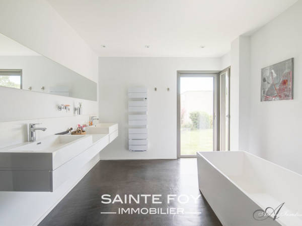 2019951 image6 - Sainte Foy Immobilier - Ce sont des agences immobilières dans l'Ouest Lyonnais spécialisées dans la location de maison ou d'appartement et la vente de propriété de prestige.