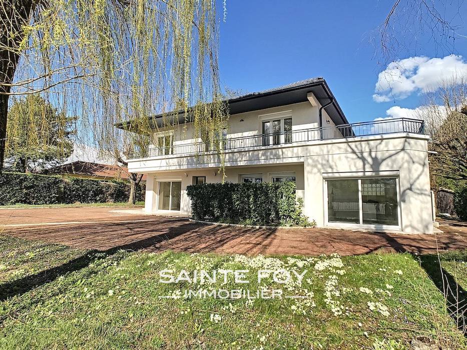 2019956 image1 - Sainte Foy Immobilier - Ce sont des agences immobilières dans l'Ouest Lyonnais spécialisées dans la location de maison ou d'appartement et la vente de propriété de prestige.