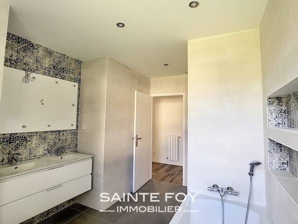 2019956 image7 - Sainte Foy Immobilier - Ce sont des agences immobilières dans l'Ouest Lyonnais spécialisées dans la location de maison ou d'appartement et la vente de propriété de prestige.