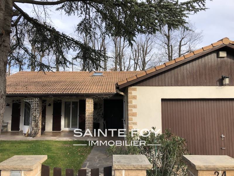 2019985 image1 - Sainte Foy Immobilier - Ce sont des agences immobilières dans l'Ouest Lyonnais spécialisées dans la location de maison ou d'appartement et la vente de propriété de prestige.