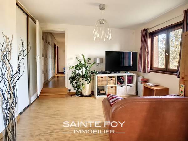 2020003 image6 - Sainte Foy Immobilier - Ce sont des agences immobilières dans l'Ouest Lyonnais spécialisées dans la location de maison ou d'appartement et la vente de propriété de prestige.