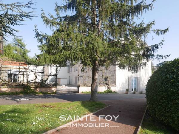2020038 image9 - Sainte Foy Immobilier - Ce sont des agences immobilières dans l'Ouest Lyonnais spécialisées dans la location de maison ou d'appartement et la vente de propriété de prestige.