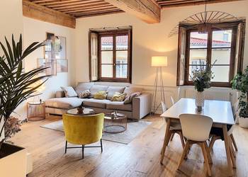 2020043 image1 - Sainte Foy Immobilier - Ce sont des agences immobilières dans l'Ouest Lyonnais spécialisées dans la location de maison ou d'appartement et la vente de propriété de prestige.