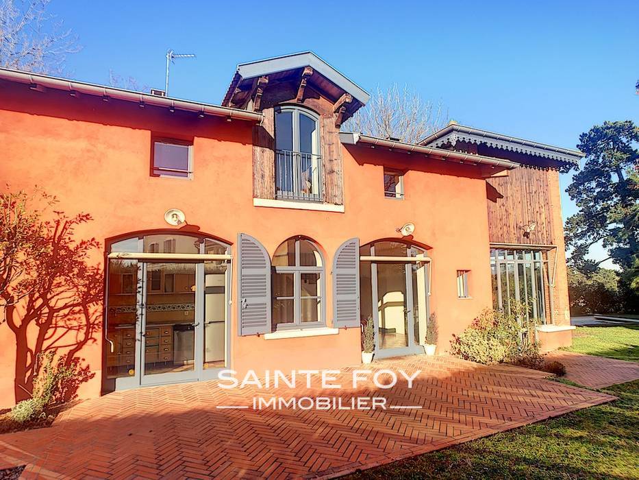 2020040 image1 - Sainte Foy Immobilier - Ce sont des agences immobilières dans l'Ouest Lyonnais spécialisées dans la location de maison ou d'appartement et la vente de propriété de prestige.