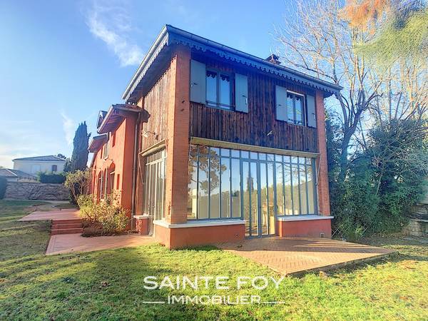 2020040 image2 - Sainte Foy Immobilier - Ce sont des agences immobilières dans l'Ouest Lyonnais spécialisées dans la location de maison ou d'appartement et la vente de propriété de prestige.