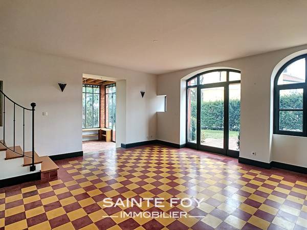 2020040 image4 - Sainte Foy Immobilier - Ce sont des agences immobilières dans l'Ouest Lyonnais spécialisées dans la location de maison ou d'appartement et la vente de propriété de prestige.