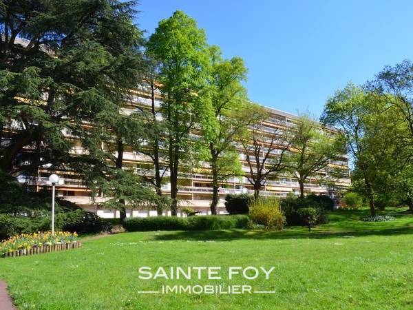 2020093 image9 - Sainte Foy Immobilier - Ce sont des agences immobilières dans l'Ouest Lyonnais spécialisées dans la location de maison ou d'appartement et la vente de propriété de prestige.