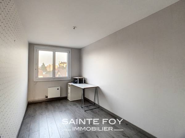 11788900000007 image6 - Sainte Foy Immobilier - Ce sont des agences immobilières dans l'Ouest Lyonnais spécialisées dans la location de maison ou d'appartement et la vente de propriété de prestige.