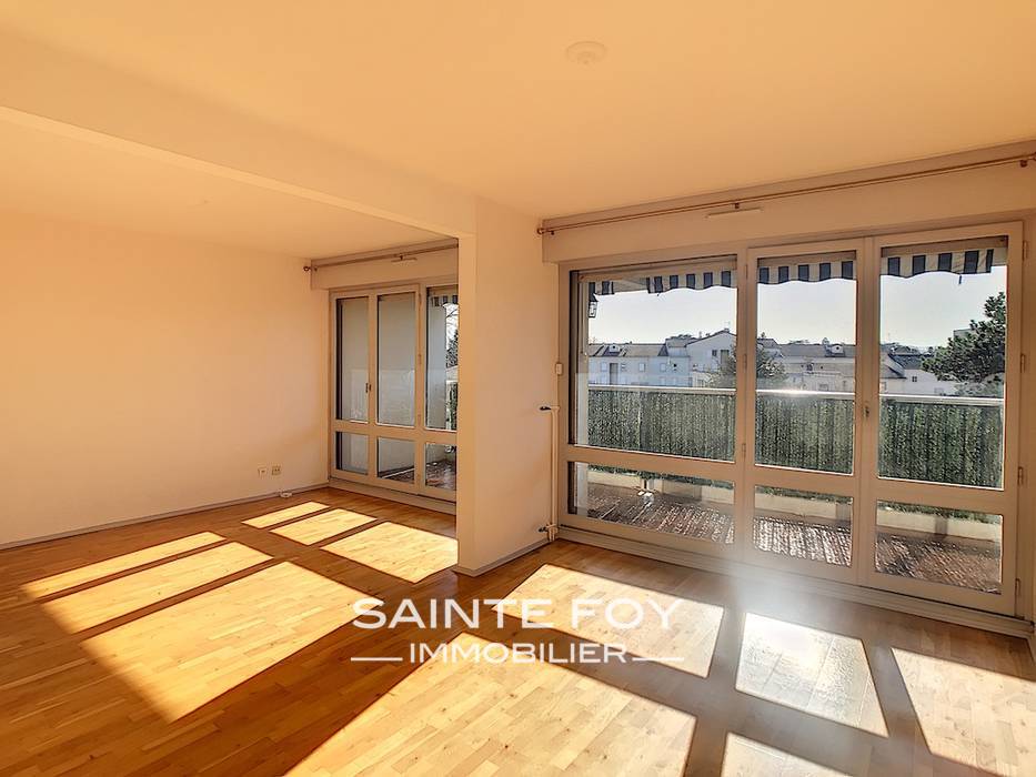2020096 image1 - Sainte Foy Immobilier - Ce sont des agences immobilières dans l'Ouest Lyonnais spécialisées dans la location de maison ou d'appartement et la vente de propriété de prestige.