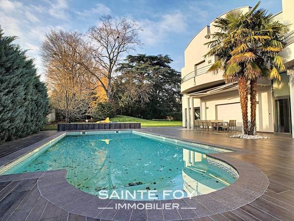 11327 image8 - Sainte Foy Immobilier - Ce sont des agences immobilières dans l'Ouest Lyonnais spécialisées dans la location de maison ou d'appartement et la vente de propriété de prestige.