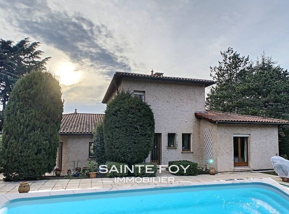 2019997 image1 - Sainte Foy Immobilier - Ce sont des agences immobilières dans l'Ouest Lyonnais spécialisées dans la location de maison ou d'appartement et la vente de propriété de prestige.