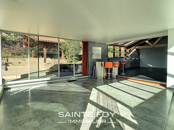 2020100 image3 - Sainte Foy Immobilier - Ce sont des agences immobilières dans l'Ouest Lyonnais spécialisées dans la location de maison ou d'appartement et la vente de propriété de prestige.