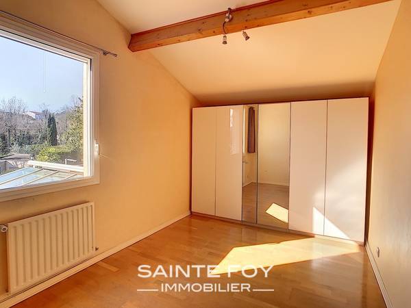 2020100 image8 - Sainte Foy Immobilier - Ce sont des agences immobilières dans l'Ouest Lyonnais spécialisées dans la location de maison ou d'appartement et la vente de propriété de prestige.