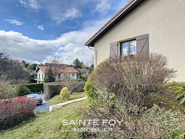 176040000 image8 - Sainte Foy Immobilier - Ce sont des agences immobilières dans l'Ouest Lyonnais spécialisées dans la location de maison ou d'appartement et la vente de propriété de prestige.