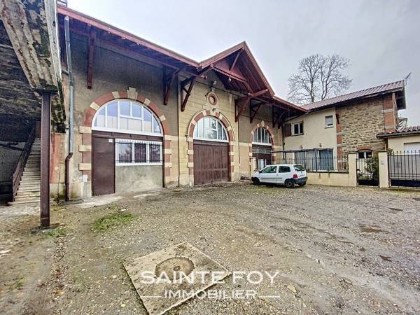 2020015 image10 - Sainte Foy Immobilier - Ce sont des agences immobilières dans l'Ouest Lyonnais spécialisées dans la location de maison ou d'appartement et la vente de propriété de prestige.