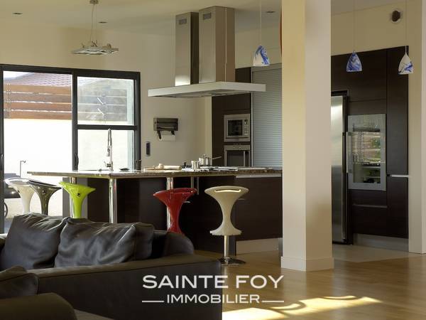 2020113 image3 - Sainte Foy Immobilier - Ce sont des agences immobilières dans l'Ouest Lyonnais spécialisées dans la location de maison ou d'appartement et la vente de propriété de prestige.