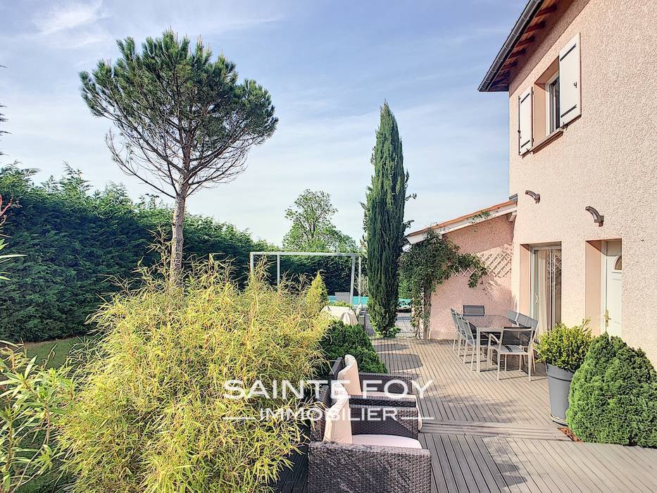 2019031 image1 - Sainte Foy Immobilier - Ce sont des agences immobilières dans l'Ouest Lyonnais spécialisées dans la location de maison ou d'appartement et la vente de propriété de prestige.