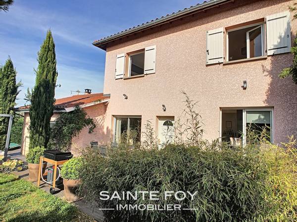 2019031 image8 - Sainte Foy Immobilier - Ce sont des agences immobilières dans l'Ouest Lyonnais spécialisées dans la location de maison ou d'appartement et la vente de propriété de prestige.