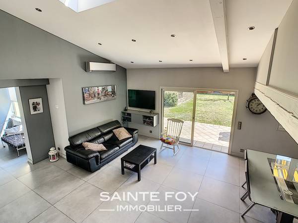 2020192 image3 - Sainte Foy Immobilier - Ce sont des agences immobilières dans l'Ouest Lyonnais spécialisées dans la location de maison ou d'appartement et la vente de propriété de prestige.