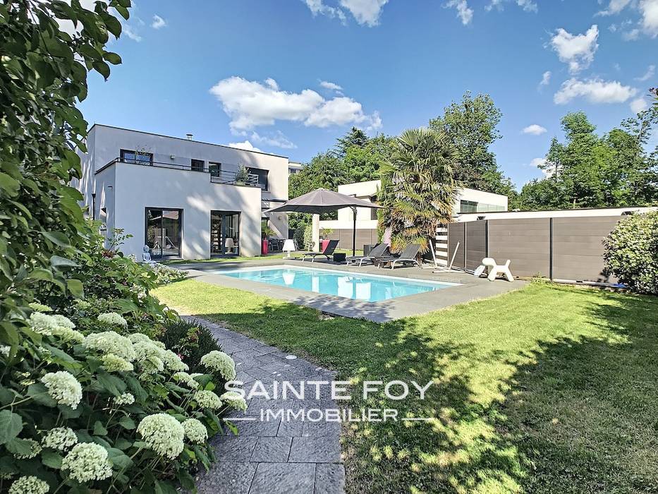 2020064 image1 - Sainte Foy Immobilier - Ce sont des agences immobilières dans l'Ouest Lyonnais spécialisées dans la location de maison ou d'appartement et la vente de propriété de prestige.