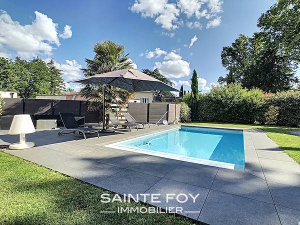 2020064 image8 - Sainte Foy Immobilier - Ce sont des agences immobilières dans l'Ouest Lyonnais spécialisées dans la location de maison ou d'appartement et la vente de propriété de prestige.