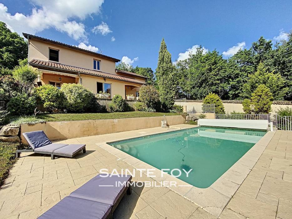 2020210 image1 - Sainte Foy Immobilier - Ce sont des agences immobilières dans l'Ouest Lyonnais spécialisées dans la location de maison ou d'appartement et la vente de propriété de prestige.
