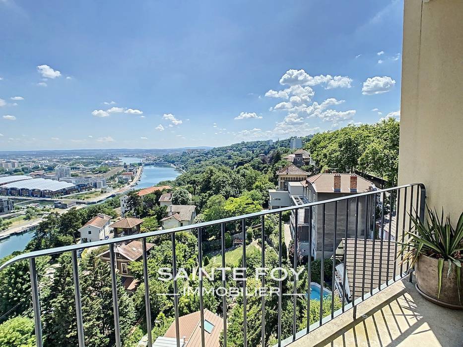 2020252 image1 - Sainte Foy Immobilier - Ce sont des agences immobilières dans l'Ouest Lyonnais spécialisées dans la location de maison ou d'appartement et la vente de propriété de prestige.