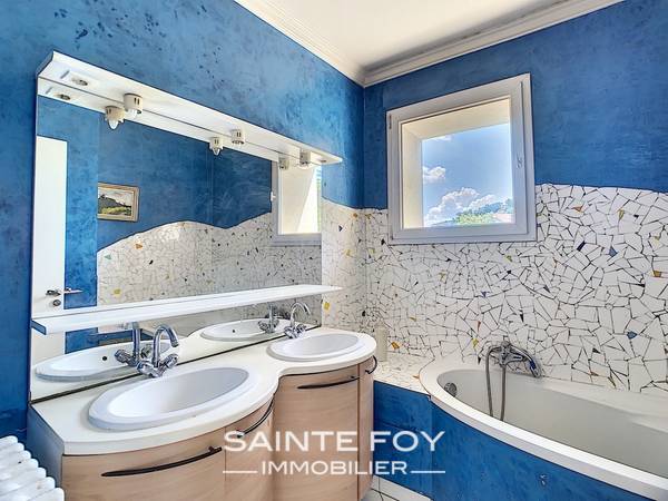 2020252 image6 - Sainte Foy Immobilier - Ce sont des agences immobilières dans l'Ouest Lyonnais spécialisées dans la location de maison ou d'appartement et la vente de propriété de prestige.