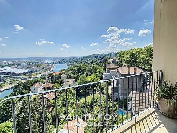 2020260 image3 - Sainte Foy Immobilier - Ce sont des agences immobilières dans l'Ouest Lyonnais spécialisées dans la location de maison ou d'appartement et la vente de propriété de prestige.