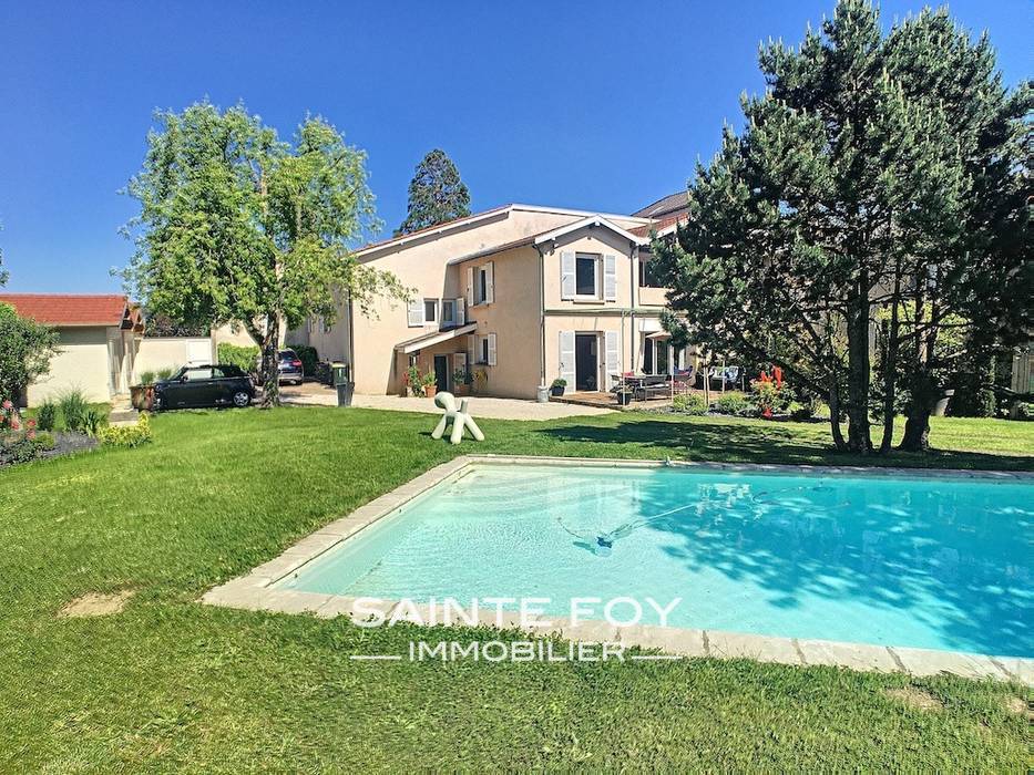 2020254 image1 - Sainte Foy Immobilier - Ce sont des agences immobilières dans l'Ouest Lyonnais spécialisées dans la location de maison ou d'appartement et la vente de propriété de prestige.