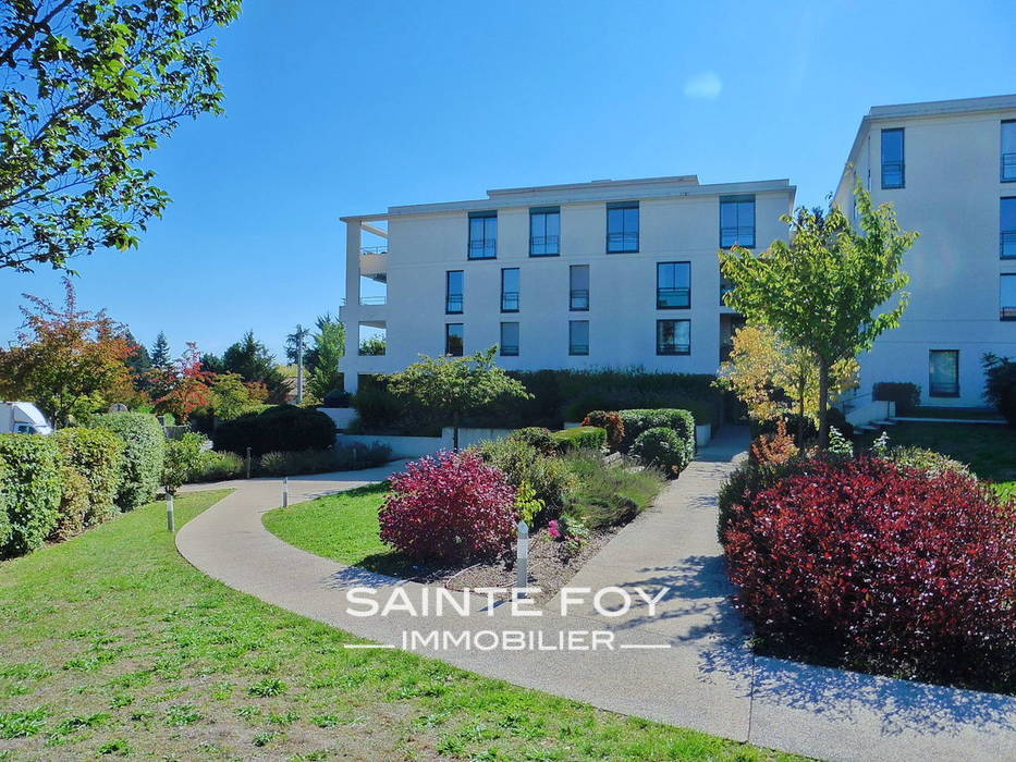 2020250 image1 - Sainte Foy Immobilier - Ce sont des agences immobilières dans l'Ouest Lyonnais spécialisées dans la location de maison ou d'appartement et la vente de propriété de prestige.