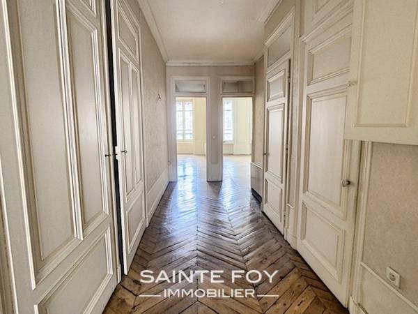 2020303 image7 - Sainte Foy Immobilier - Ce sont des agences immobilières dans l'Ouest Lyonnais spécialisées dans la location de maison ou d'appartement et la vente de propriété de prestige.
