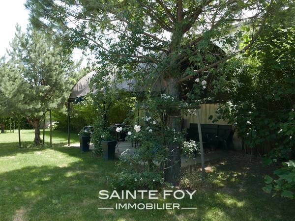 2020278 image10 - Sainte Foy Immobilier - Ce sont des agences immobilières dans l'Ouest Lyonnais spécialisées dans la location de maison ou d'appartement et la vente de propriété de prestige.