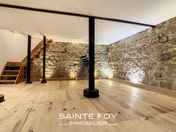 2020319 image9 - Sainte Foy Immobilier - Ce sont des agences immobilières dans l'Ouest Lyonnais spécialisées dans la location de maison ou d'appartement et la vente de propriété de prestige.