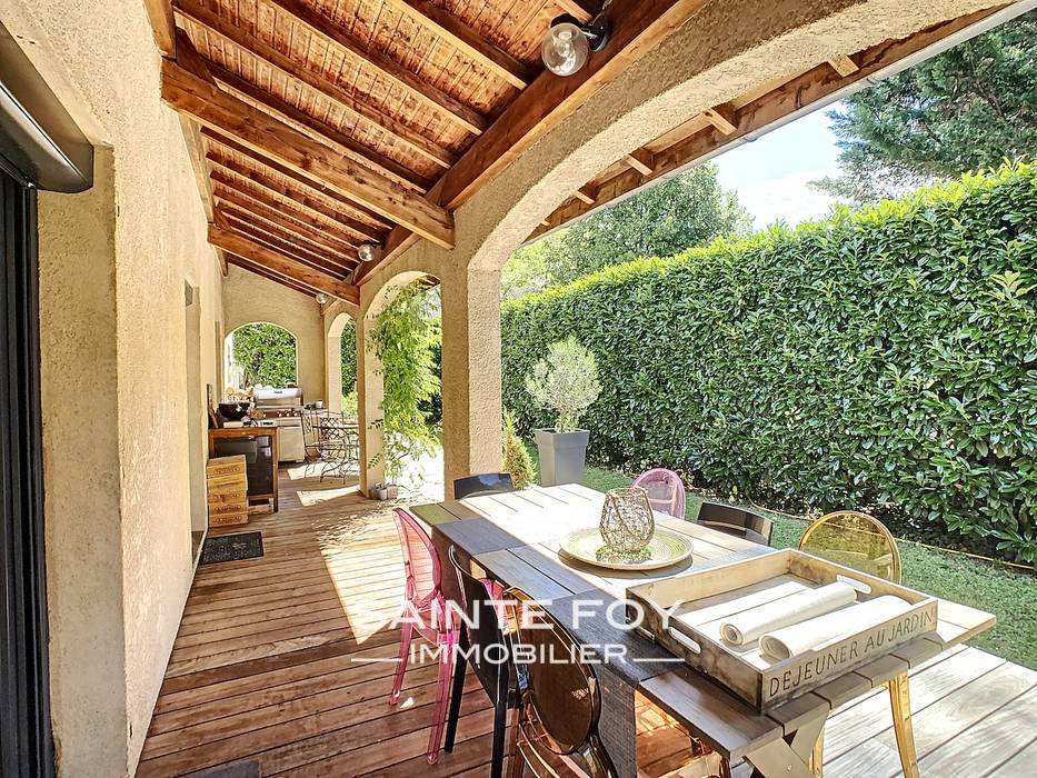 2020273 image1 - Sainte Foy Immobilier - Ce sont des agences immobilières dans l'Ouest Lyonnais spécialisées dans la location de maison ou d'appartement et la vente de propriété de prestige.