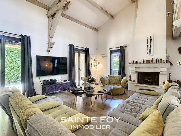 2020273 image3 - Sainte Foy Immobilier - Ce sont des agences immobilières dans l'Ouest Lyonnais spécialisées dans la location de maison ou d'appartement et la vente de propriété de prestige.
