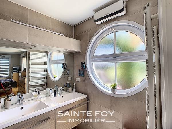 2020330 image6 - Sainte Foy Immobilier - Ce sont des agences immobilières dans l'Ouest Lyonnais spécialisées dans la location de maison ou d'appartement et la vente de propriété de prestige.