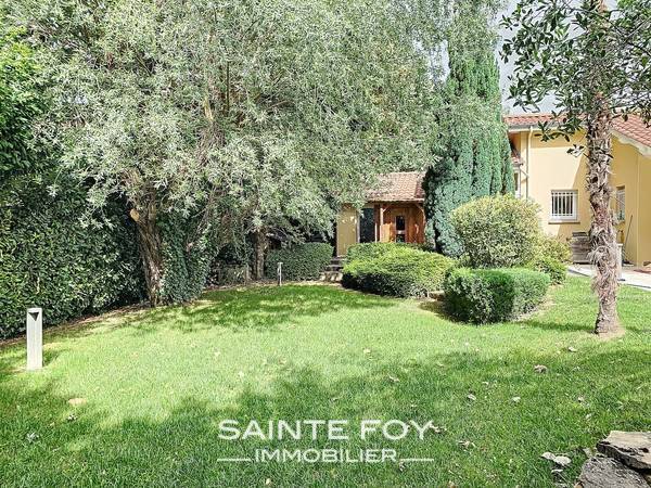 118470 image8 - Sainte Foy Immobilier - Ce sont des agences immobilières dans l'Ouest Lyonnais spécialisées dans la location de maison ou d'appartement et la vente de propriété de prestige.