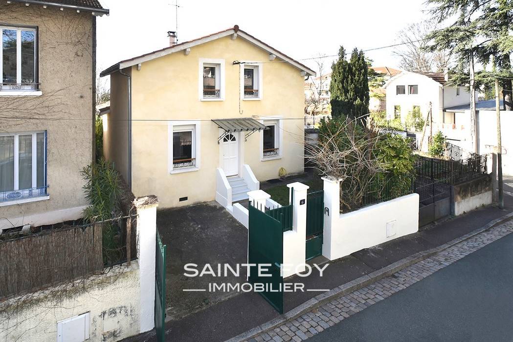 2020369 image1 - Sainte Foy Immobilier - Ce sont des agences immobilières dans l'Ouest Lyonnais spécialisées dans la location de maison ou d'appartement et la vente de propriété de prestige.