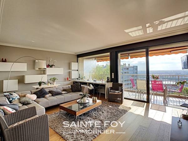 2020324 image7 - Sainte Foy Immobilier - Ce sont des agences immobilières dans l'Ouest Lyonnais spécialisées dans la location de maison ou d'appartement et la vente de propriété de prestige.