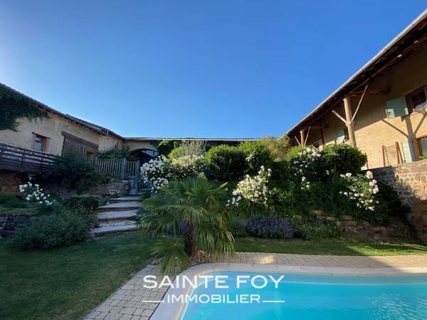 2020242 image5 - Sainte Foy Immobilier - Ce sont des agences immobilières dans l'Ouest Lyonnais spécialisées dans la location de maison ou d'appartement et la vente de propriété de prestige.