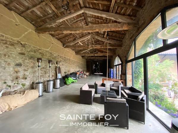 2020242 image10 - Sainte Foy Immobilier - Ce sont des agences immobilières dans l'Ouest Lyonnais spécialisées dans la location de maison ou d'appartement et la vente de propriété de prestige.
